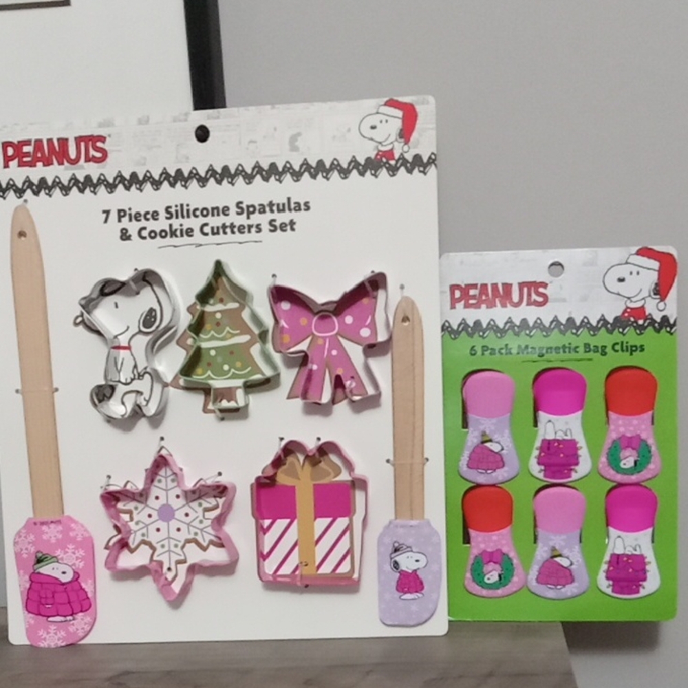 Peanuts Snoopy Festive Cookie Cutters & Bag Clips New 🩷🩷🩷🩷🩷💜💜💜💜💜